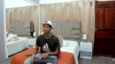 Snapshot of julian_billy chatting on January 2025 05:53:01 PM julian billy online show from January 2025 05:53:01 PM