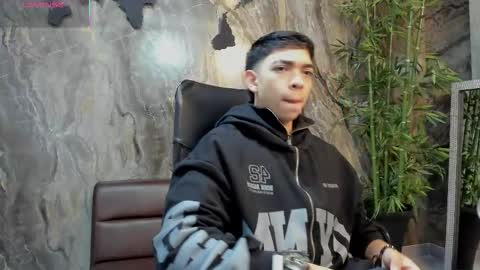 JULIAN  online show from February 2026 11:17:01 AM