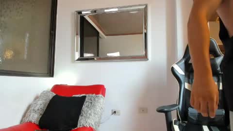 julian_wallace online show from April 2026 05:30:02 PM