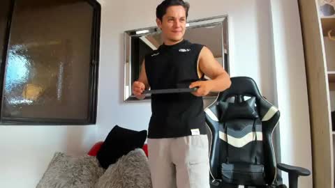Snapshot of julian_wallace chatting on April 2026 06:23:01 PM julian_wallace online show from April 2026 06:23:01 PM