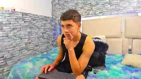 julian online show from October 2025 03:46:02 PM