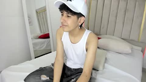 Julian online show from February 2026 08:01:01 PM