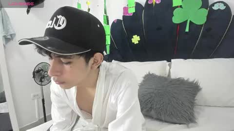 Julian online show from March 2026 07:20:02 PM