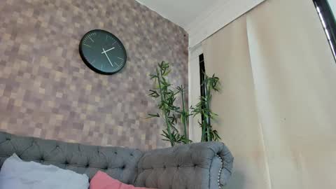 Juli  online show from September 2025 11:54:01 AM