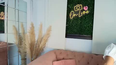 Juli  online show from November 2025 12:07:01 PM