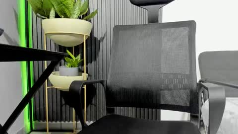 Julian online show from March 2026 11:44:01 PM