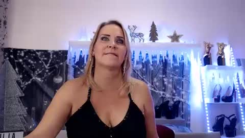 Snapshot of juliapink6 chatting on January 2025 08:18:01 PM Julia online show from January 2025 08:18:01 PM