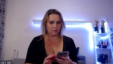 Snapshot of juliapink6 chatting on March 2025 09:54:02 PM Julia online show from March 2025 09:54:02 PM