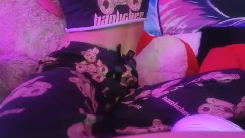 Snapshot of julie13tuyo chatting on November 2025 08:53:01 PM Julie-Game online show from November 2025 08:53:01 PM