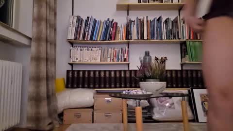 Julie online show from March 2026 06:55:01 PM