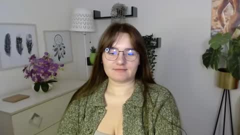Snapshot of julie_extasy chatting on October 2025 12:58:01 PM Julie online show from October 2025 12:58:01 PM
