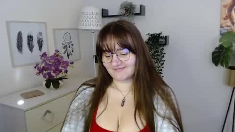 Snapshot of julie_extasy chatting on October 2025 12:27:01 PM Julie online show from October 2025 12:27:01 PM