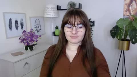 Snapshot of julie_extasy chatting on October 2025 12:28:01 PM Julie online show from October 2025 12:28:01 PM