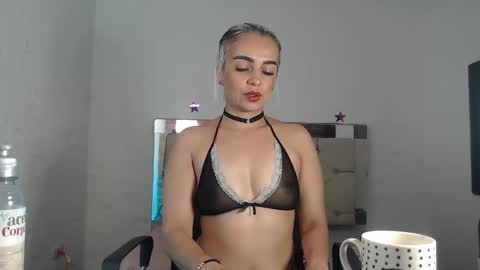 julieta__fox_ online show from January 2025 04:28:02 AM