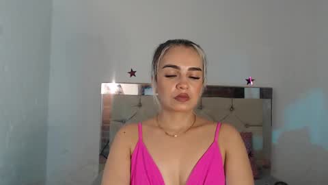 julieta__fox_ online show from February 2025 04:14:02 AM