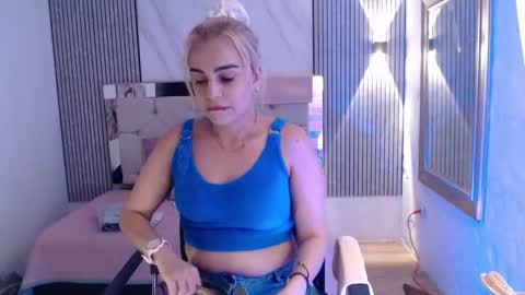 julieta__fox_ online show from February 2026 03:07:02 AM