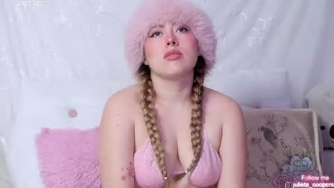 Snapshot of julieta_cooper20 chatting on June 2026 04:48:02 AM Juli online show from June 2026 04:48:02 AM