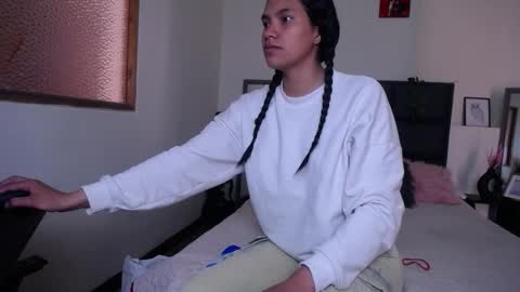 Snapshot of julieta_parker7 chatting on February 2026 05:19:01 PM Julieta online show from February 2026 05:19:01 PM