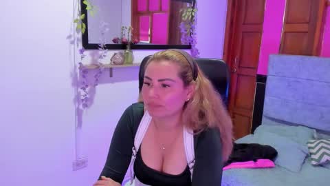 julieta_star69 online show from March 2026 07:35:01 PM
