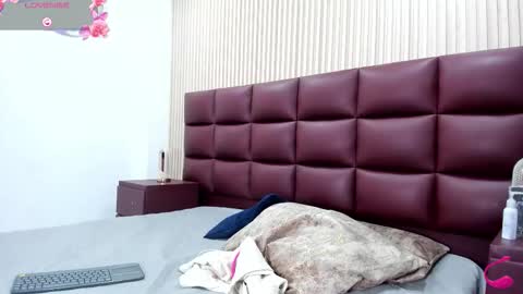 julietakane online show from December 2025 05:39:02 AM