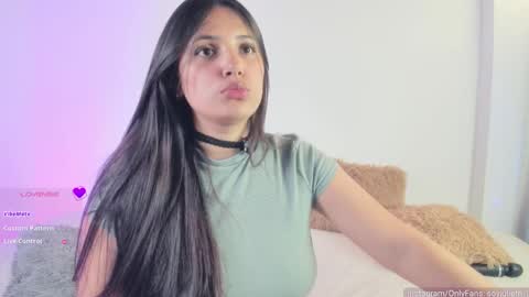 Snapshot of julieth1_ chatting on October 2025 04:59:02 PM . online show from October 2025 04:59:02 PM