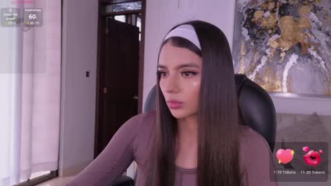 Snapshot of juliettemoreaux chatting on June 2026 08:03:01 PM Juliette Moreau online show from June 2026 08:03:01 PM