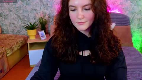 Snapshot of julietvelour chatting on November 2025 03:23:02 PM Julia online show from November 2025 03:23:02 PM