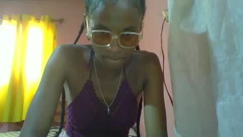 Snapshot of juliexexy chatting on January 2025 08:18:02 AM juliexexy online show from January 2025 08:18:02 AM