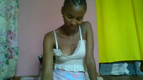 Snapshot of juliexexy chatting on January 2025 05:29:02 AM juliexexy online show from January 2025 05:29:02 AM