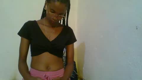 Snapshot of juliexexy chatting on February 2025 07:02:02 AM juliexexy online show from February 2025 07:02:02 AM