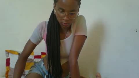 Snapshot of juliexexy chatting on February 2025 09:58:02 AM juliexexy online show from February 2025 09:58:02 AM
