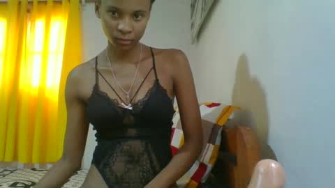 Snapshot of juliexexy chatting on February 2025 04:31:01 AM juliexexy online show from February 2025 04:31:01 AM