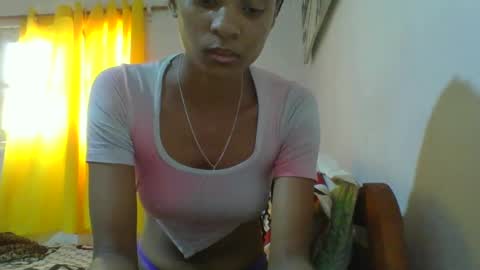 Snapshot of juliexexy chatting on February 2025 01:53:02 PM juliexexy online show from February 2025 01:53:02 PM