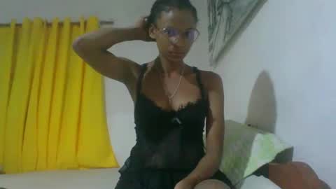 Snapshot of juliexexy chatting on February 2025 02:29:01 AM juliexexy online show from February 2025 02:29:01 AM