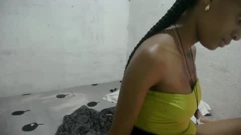 Snapshot of juliexexy chatting on October 2025 03:46:02 AM juliexexy online show from October 2025 03:46:02 AM