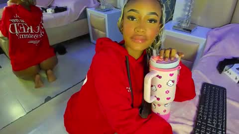 Snapshot of julitpink chatting on February 2026 11:50:01 AM julitpink online show from February 2026 11:50:01 AM