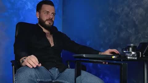 JULiUS   online show from December 2025 08:59:01 PM