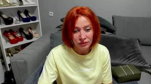 Snapshot of jullia_moor chatting on June 2026 10:57:01 PM jullia_moor online show from June 2026 10:57:01 PM