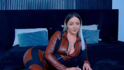 Snapshot of julliamilerrr chatting on November 2025 04:51:01 PM Julia online show from November 2025 04:51:01 PM