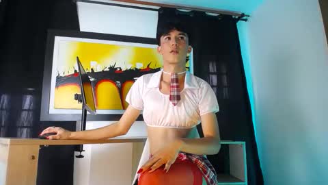 jullian online show from February 2026 08:10:01 PM