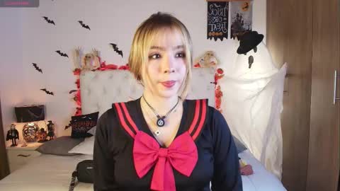 jullianapriv_ online show from October 2025 02:36:02 PM