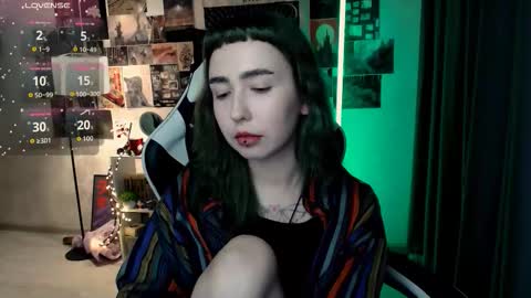 Snapshot of julscinamon chatting on October 2025 03:58:01 PM Baroness Von Cringe online show from October 2025 03:58:01 PM