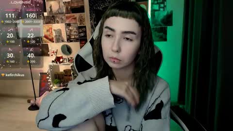 Snapshot of julscinamon chatting on October 2025 05:25:01 PM Baroness Von Cringe online show from October 2025 05:25:01 PM