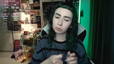 Snapshot of julscinamon chatting on October 2025 06:09:01 PM Baroness Von Cringe online show from October 2025 06:09:01 PM