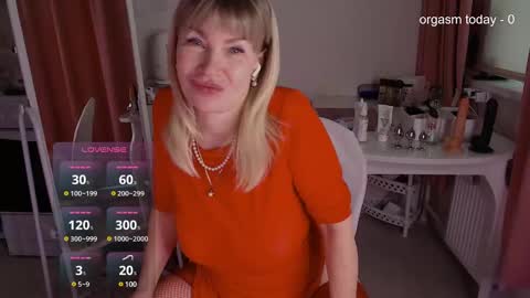 Snapshot of julvilnet chatting on March 2025 05:18:02 AM Julia online show from March 2025 05:18:02 AM