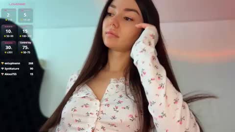 Snapshot of julya_flowerss chatting on February 2025 01:33:01 PM Hloya online show from February 2025 01:33:01 PM