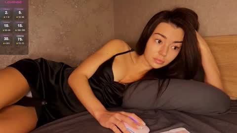 Snapshot of julya_flowerss chatting on September 2025 02:40:01 PM Hloya online show from September 2025 02:40:01 PM