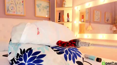 Snapshot of julyanna_ chatting on October 2025 08:54:02 PM Juliana online show from October 2025 08:54:02 PM