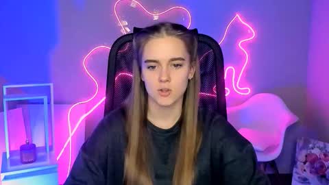 Snapshot of junewoods chatting on February 2026 02:02:01 PM junewoods online show from February 2026 02:02:01 PM