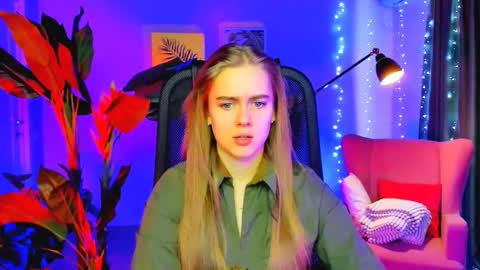 Snapshot of junewoods chatting on February 2026 09:17:01 AM junewoods online show from February 2026 09:17:01 AM